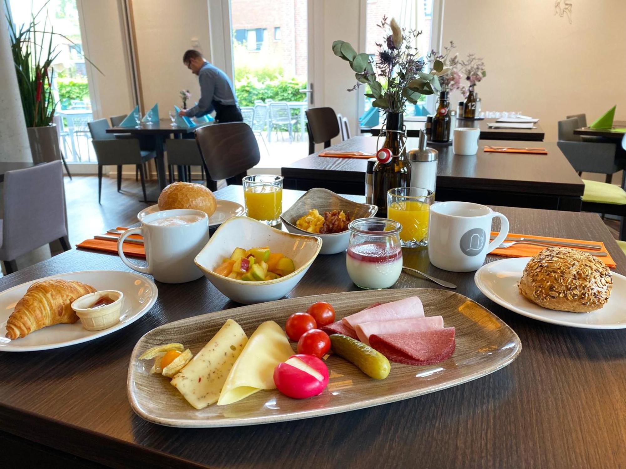 Alexianer Hotel Am Wasserturm มึนสเทอร์ ภายนอก รูปภาพ